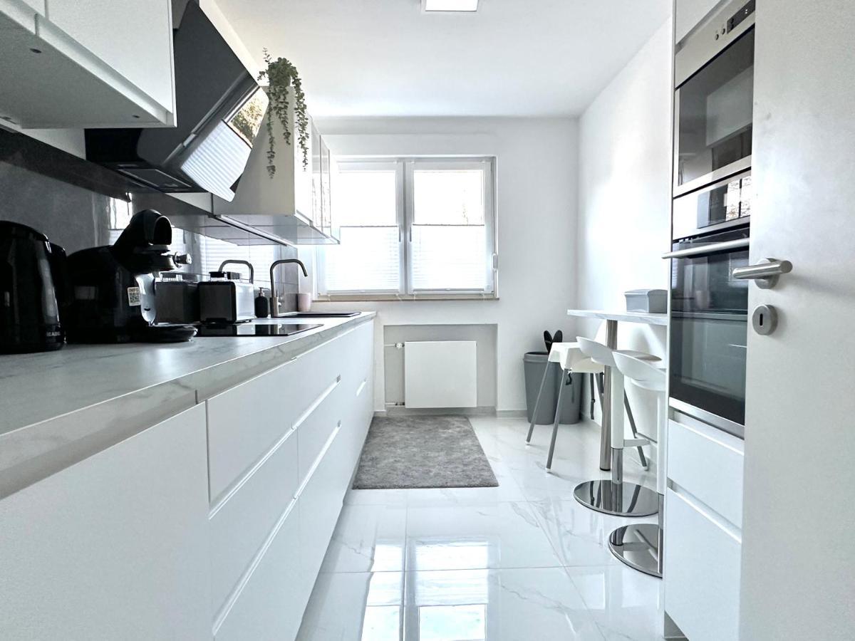 Stilvolles Apartment In Бон Екстериор снимка