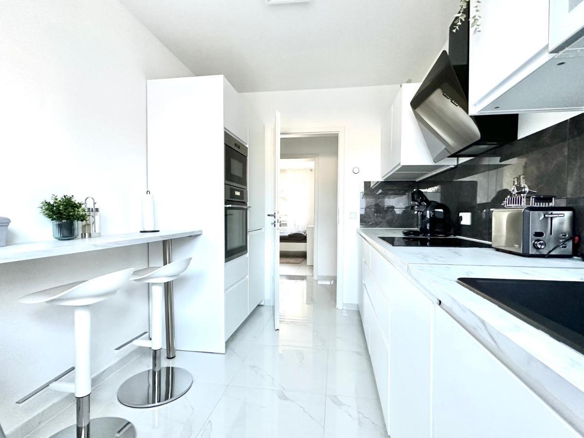 Stilvolles Apartment In Бон Екстериор снимка
